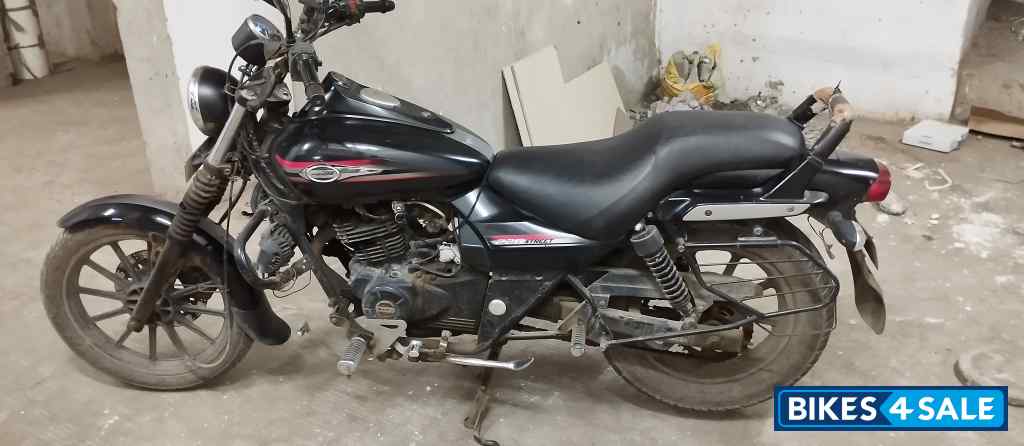 Black Bajaj Avenger Street 220