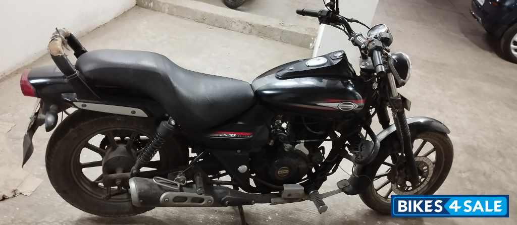 Black Bajaj Avenger Street 220