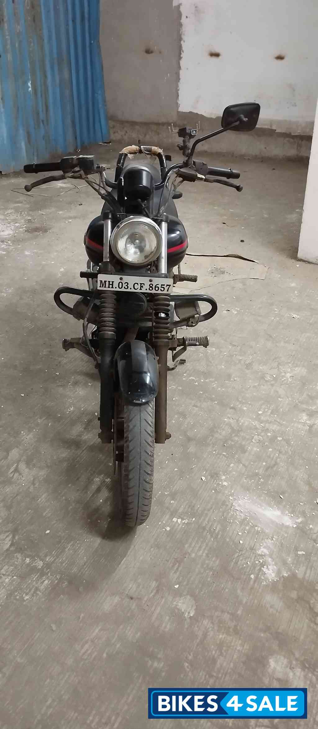 Black Bajaj Avenger Street 220
