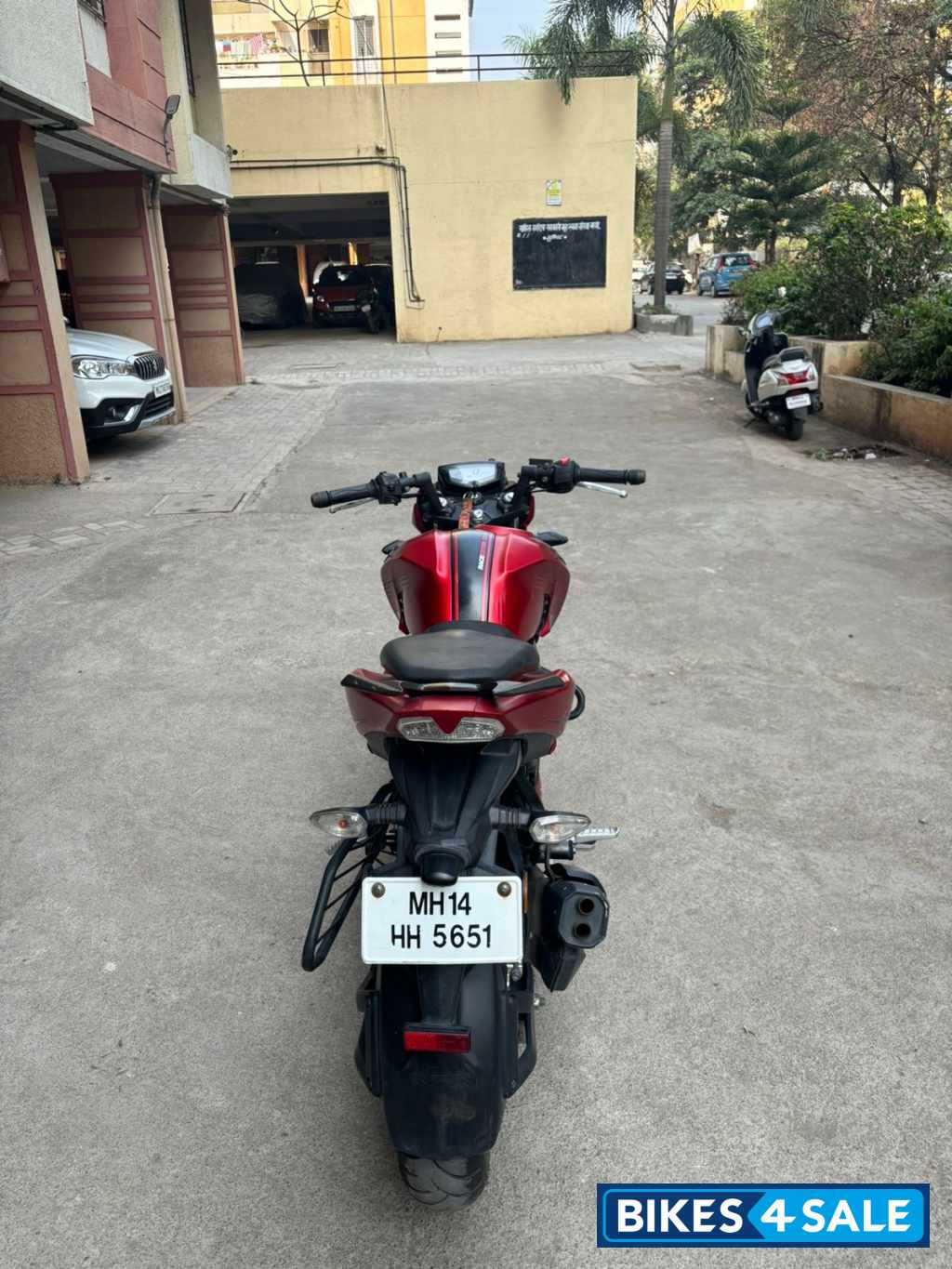 Red TVS Apache RTR 200 4V