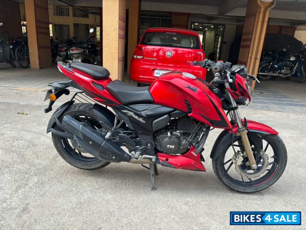 Red TVS Apache RTR 200 4V