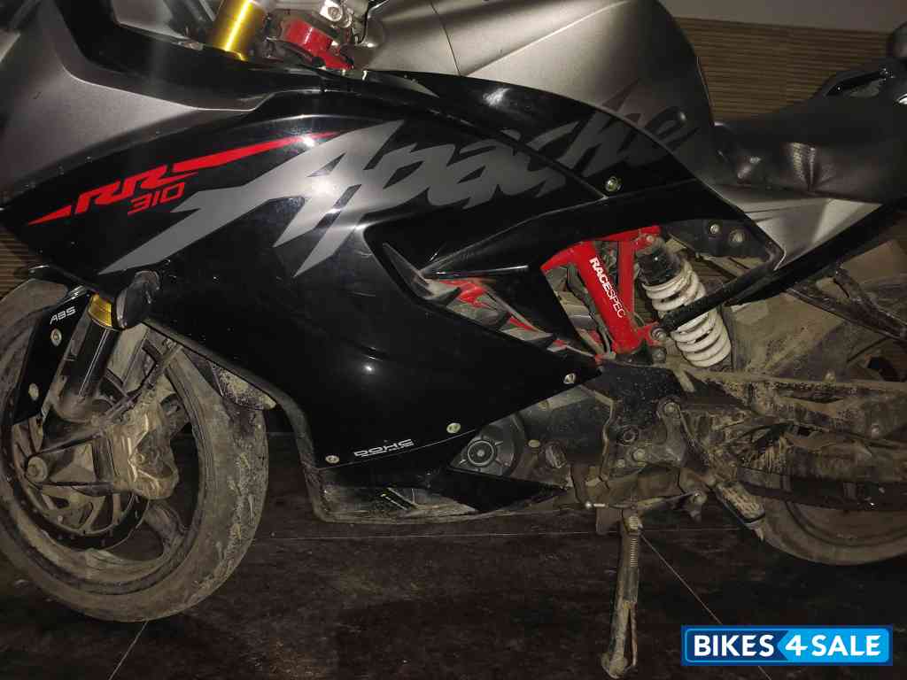 T Grey + Black TVS Apache RR 310 2020