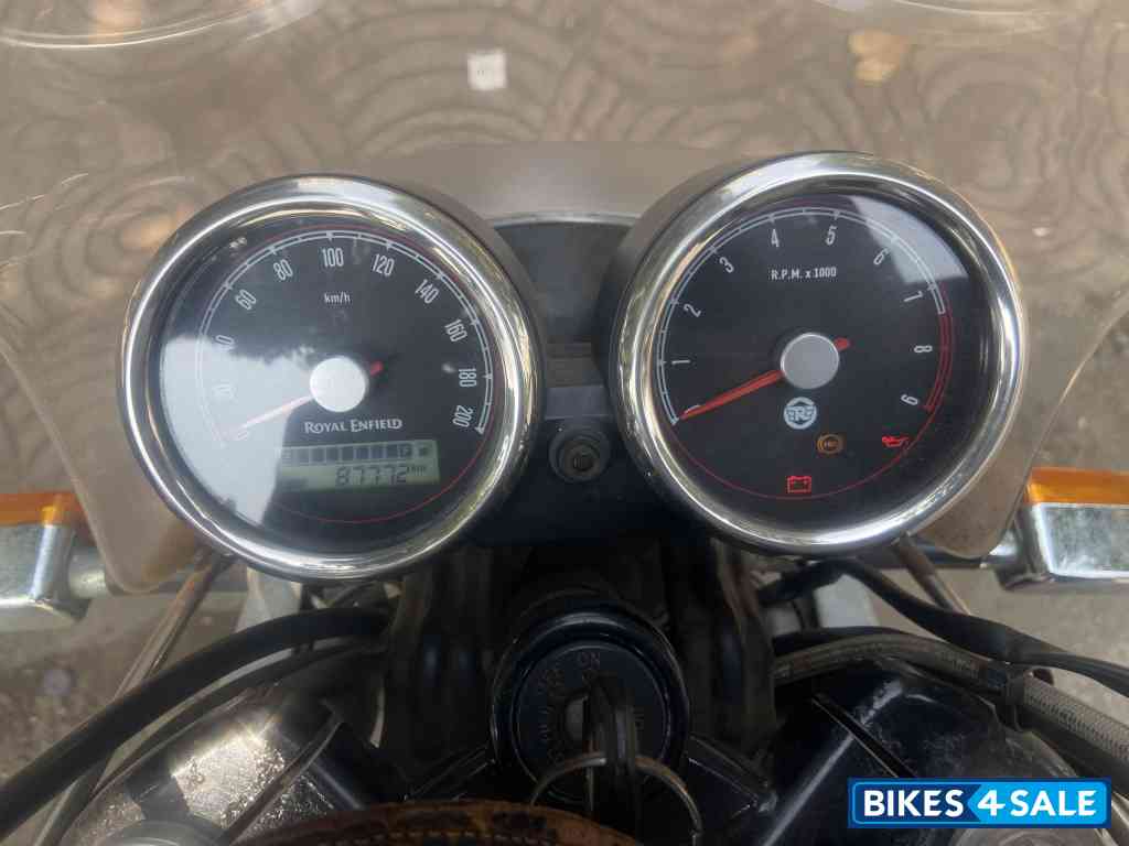 White,red Royal Enfield Interceptor 650 Twin