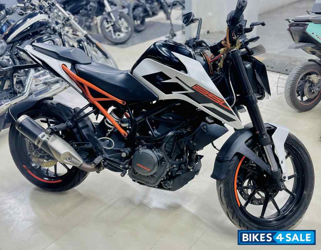 White KTM Duke 250