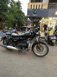 Black Benelli Imperiale 400 BS6