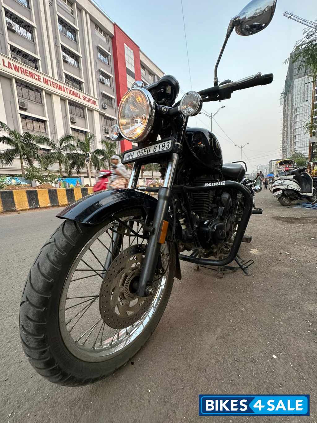 Black Benelli Imperiale 400 BS6