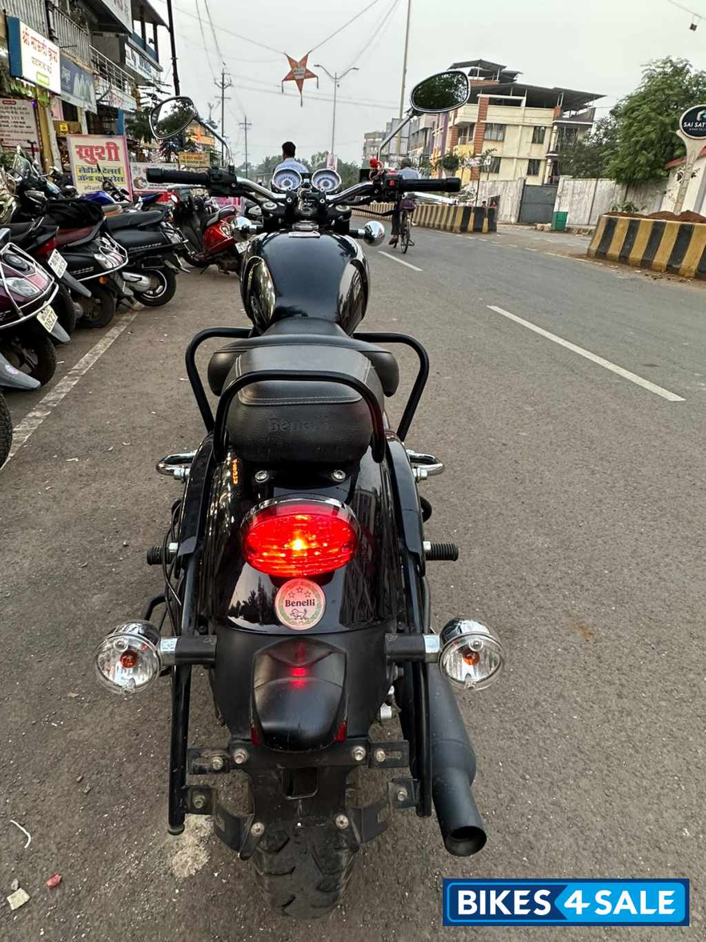 Black Benelli Imperiale 400 BS6