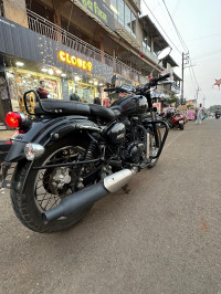 Black Benelli Imperiale 400 BS6