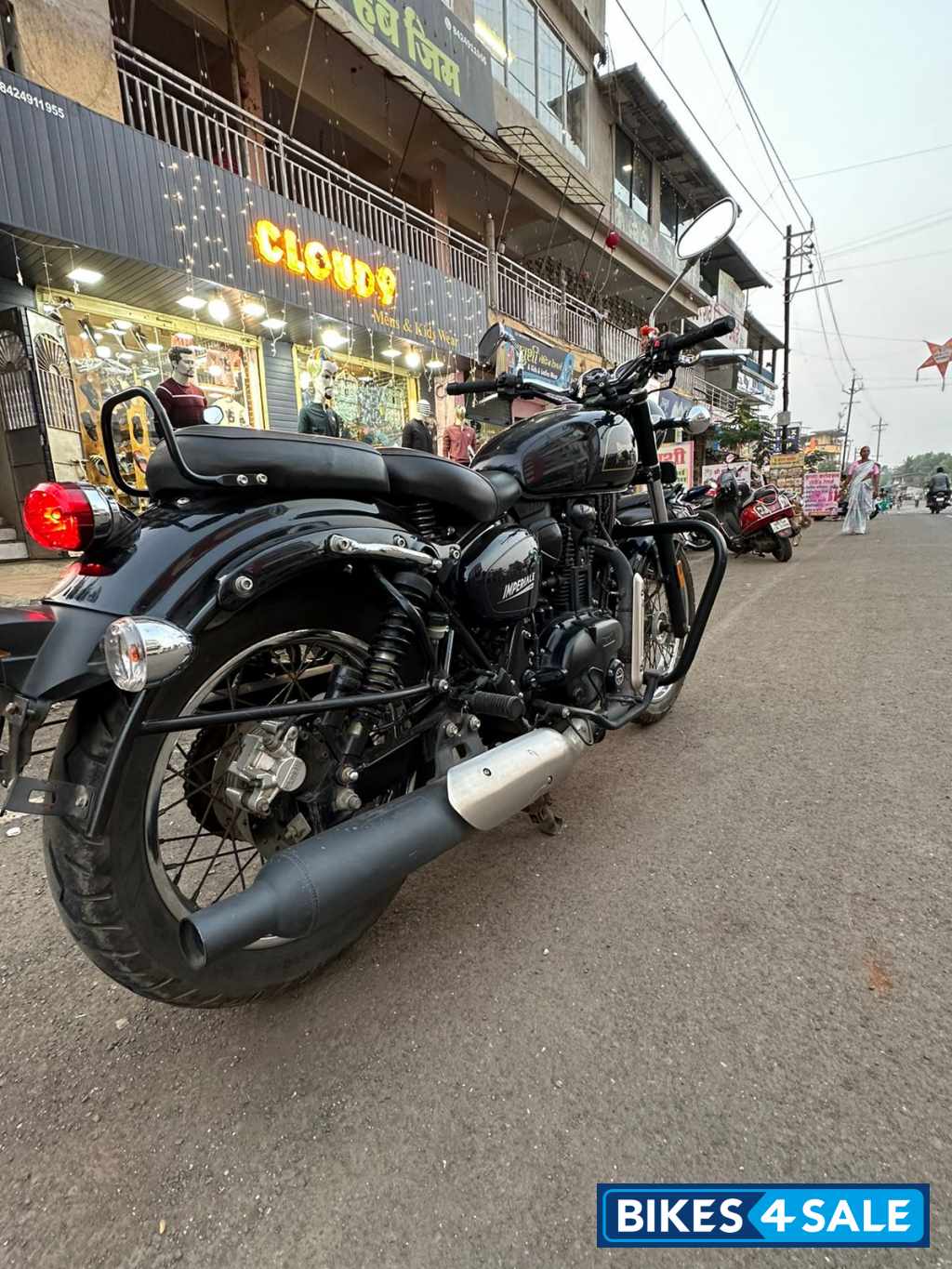 Black Benelli Imperiale 400 BS6