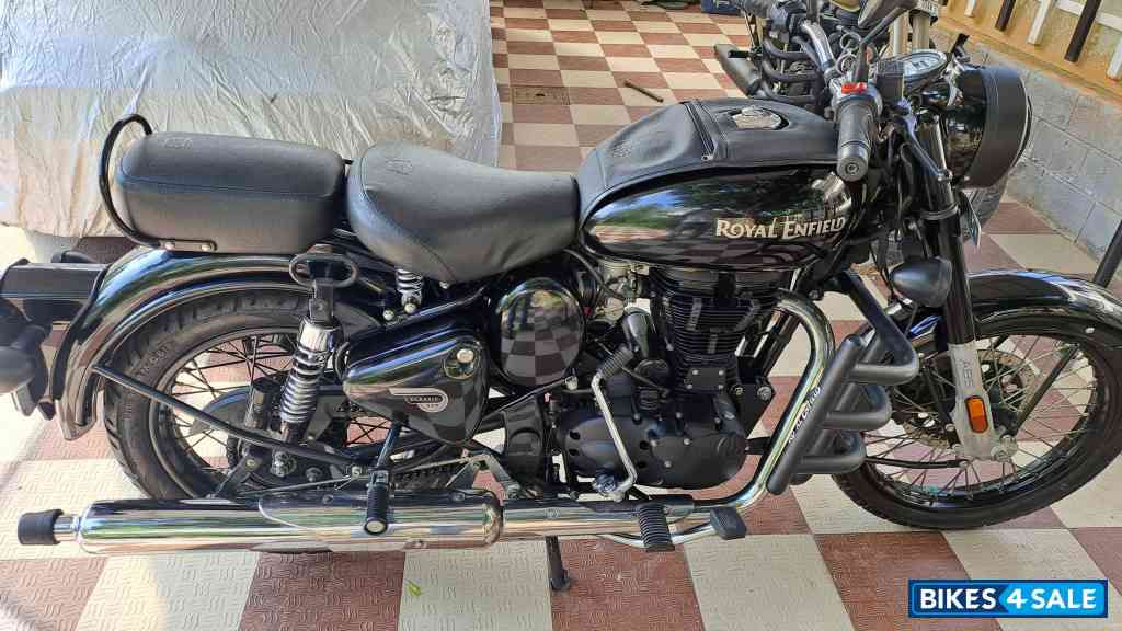 Black Royal Enfield Classic 350