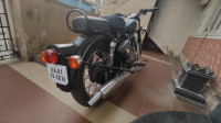 Black Royal Enfield Bullet 350