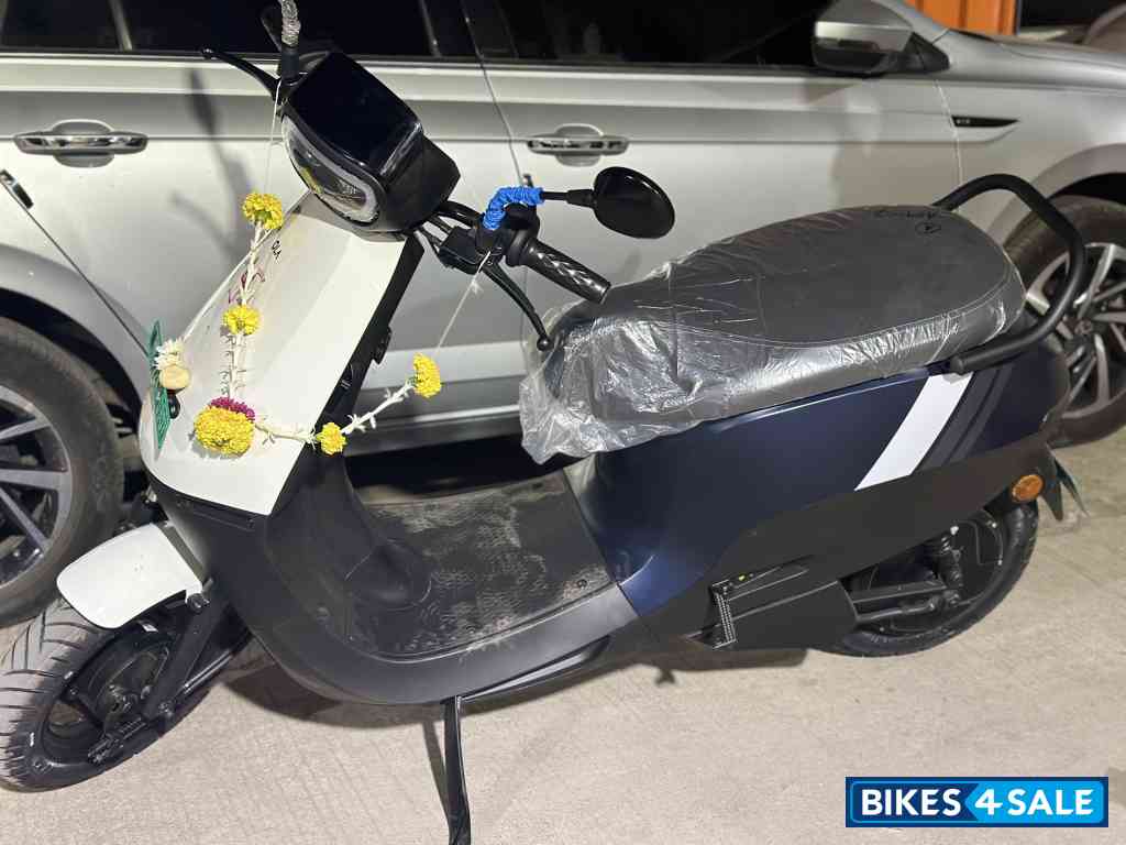 White - Blue Ola S1X Plus