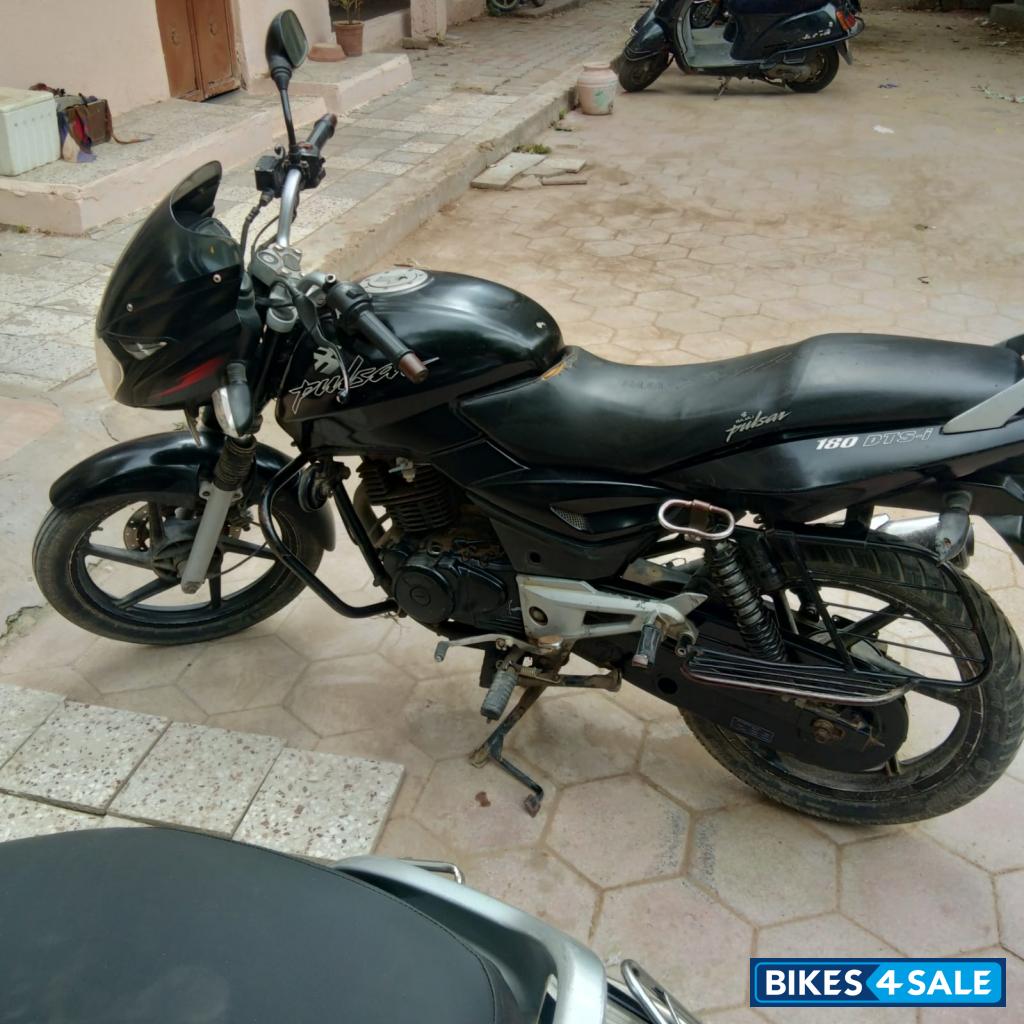 Black Bajaj Pulsar 180 DTSi