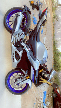 Metalic Grey Yamaha R15M
