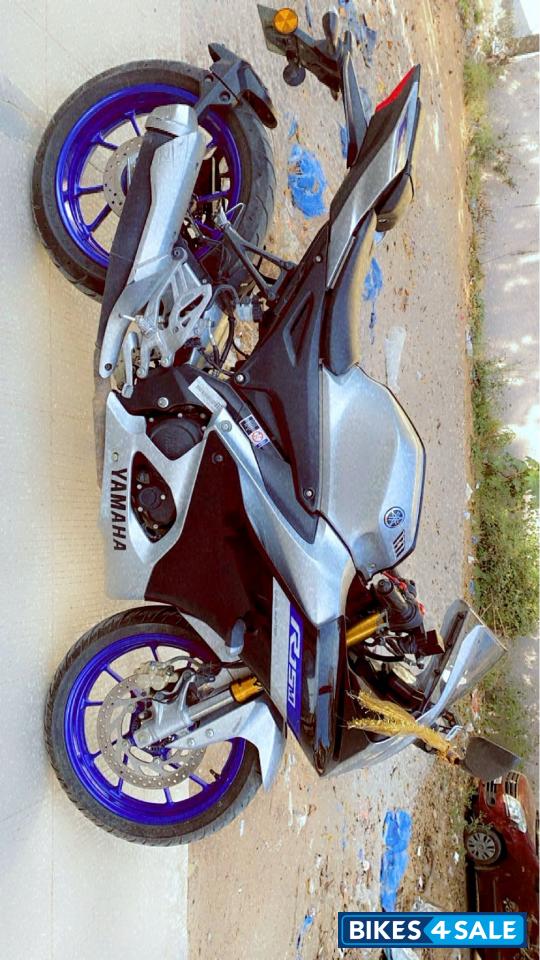 Metalic Grey Yamaha R15M