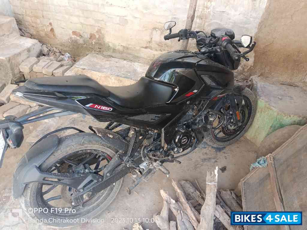 Black And Grayscale Bajaj Pulsar N160 Dual Channel ABS