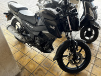 Black TVS Raider 125