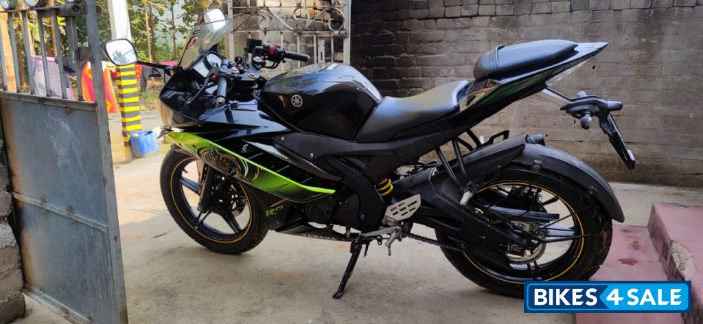 Yamaha YZF R15 V2