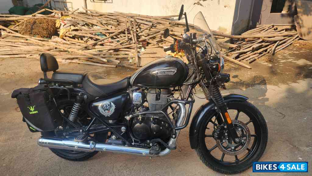 Matte Black Royal Enfield Meteor 350 Stellar