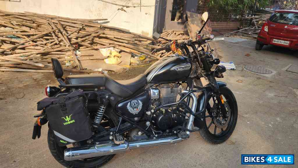 Matte Black Royal Enfield Meteor 350 Stellar