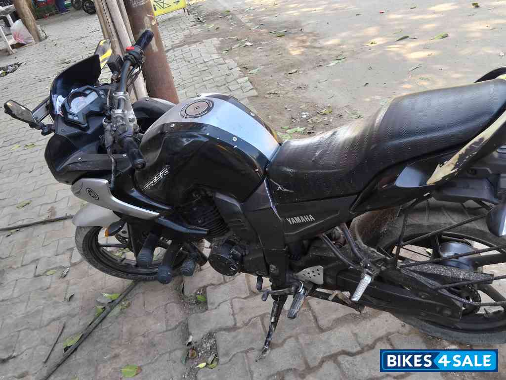 Black Yamaha Fazer FZ16ST Black Yamaha Fazer FZ16ST