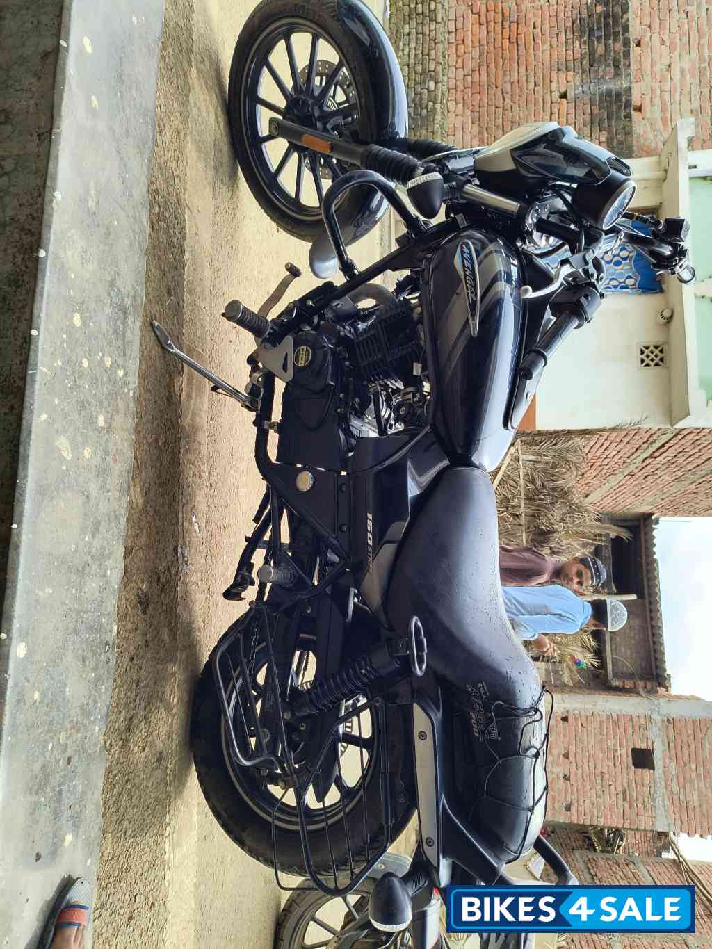 Black Bajaj Avenger Street 160