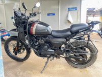 Yezdi Adventure Mambo Black 2023 Model