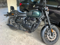 Hunter Green Yezdi Roadster Chrome