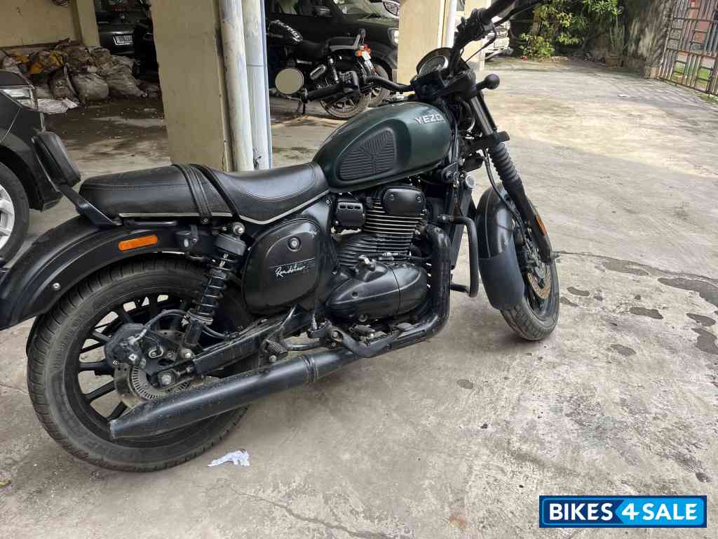 Hunter Green Yezdi Roadster Chrome