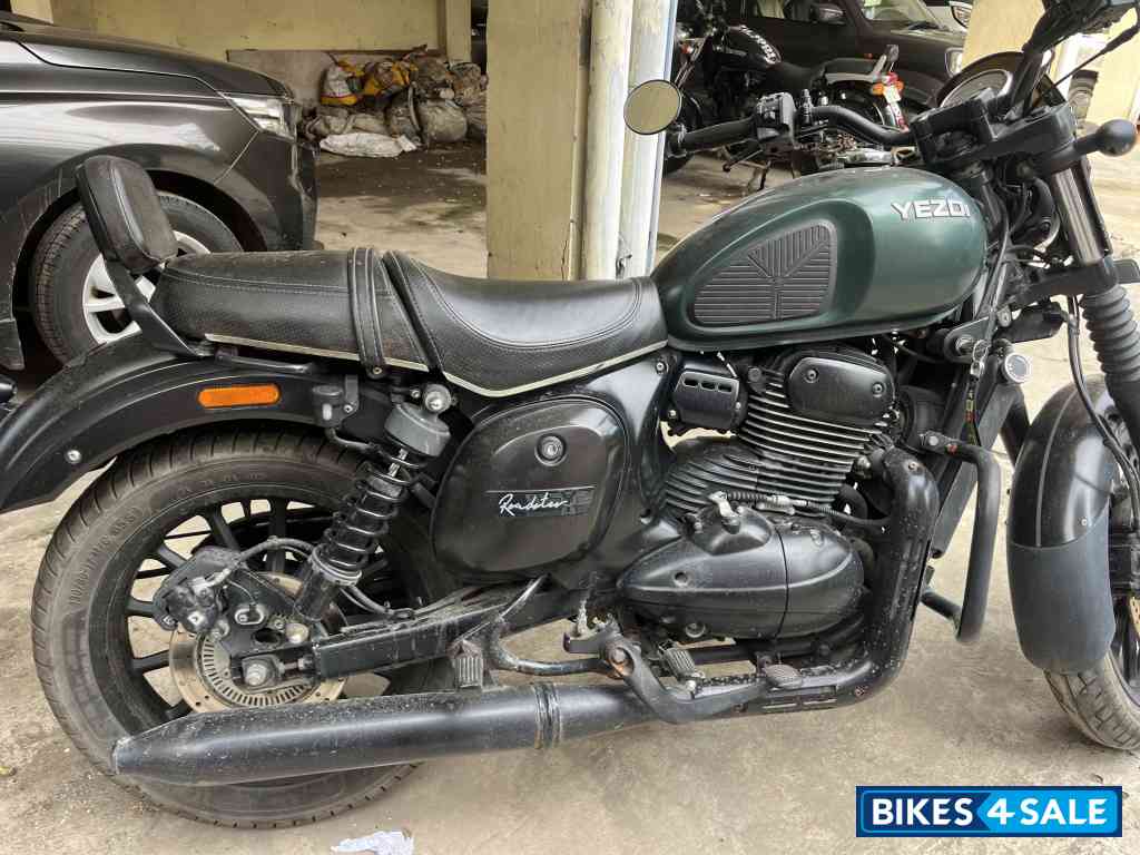 Hunter Green Yezdi Roadster Chrome