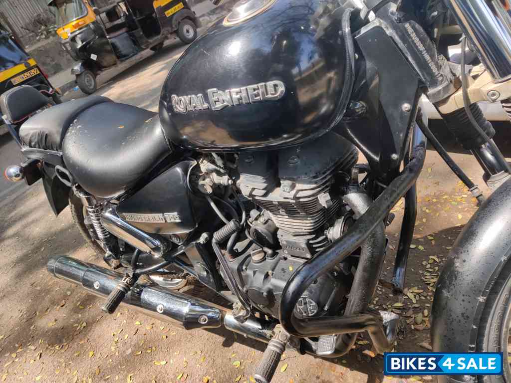 Matte Black Royal Enfield Thunderbird 500