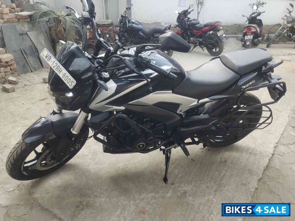 Bajaj Dominar 250 2022