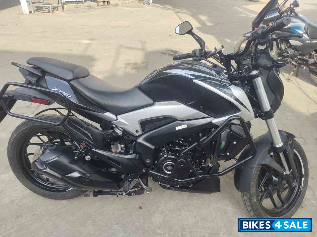 Bajaj Dominar 250 2022