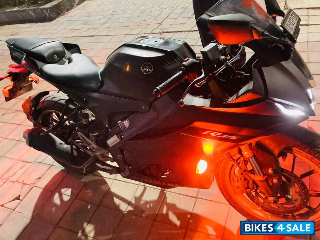 Yamaha R15 V4