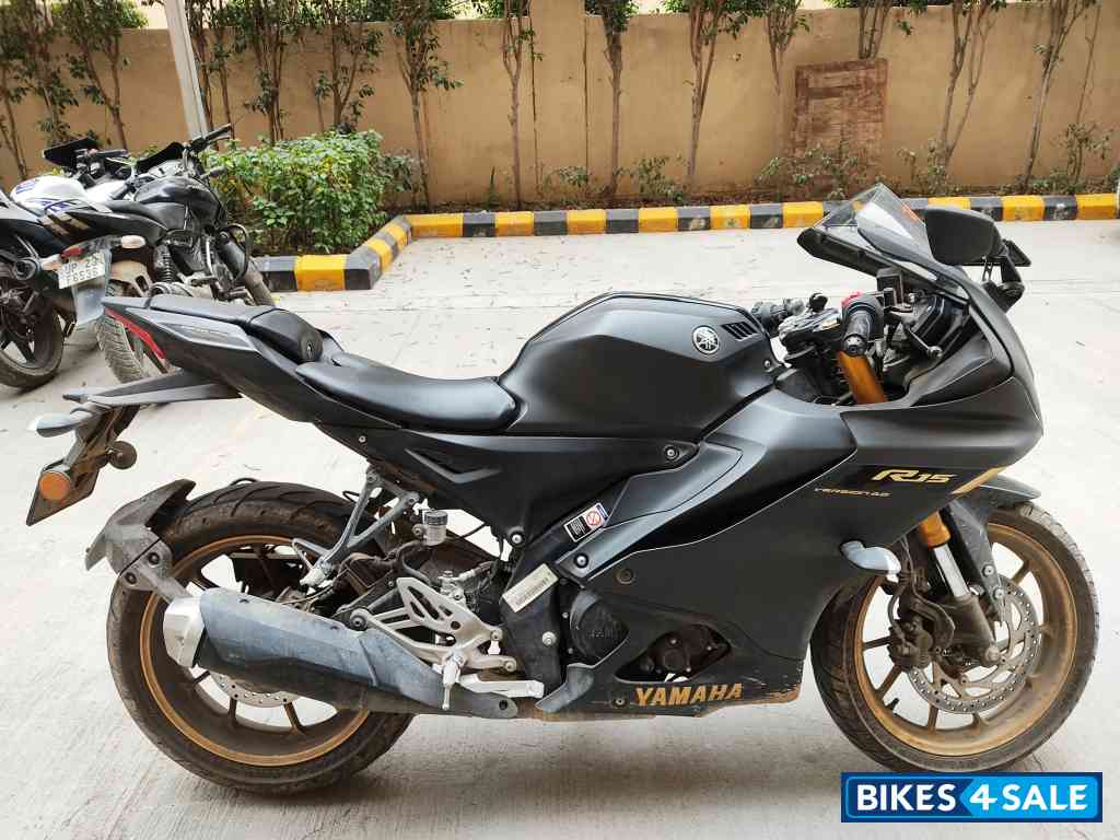 Yamaha R15 V4