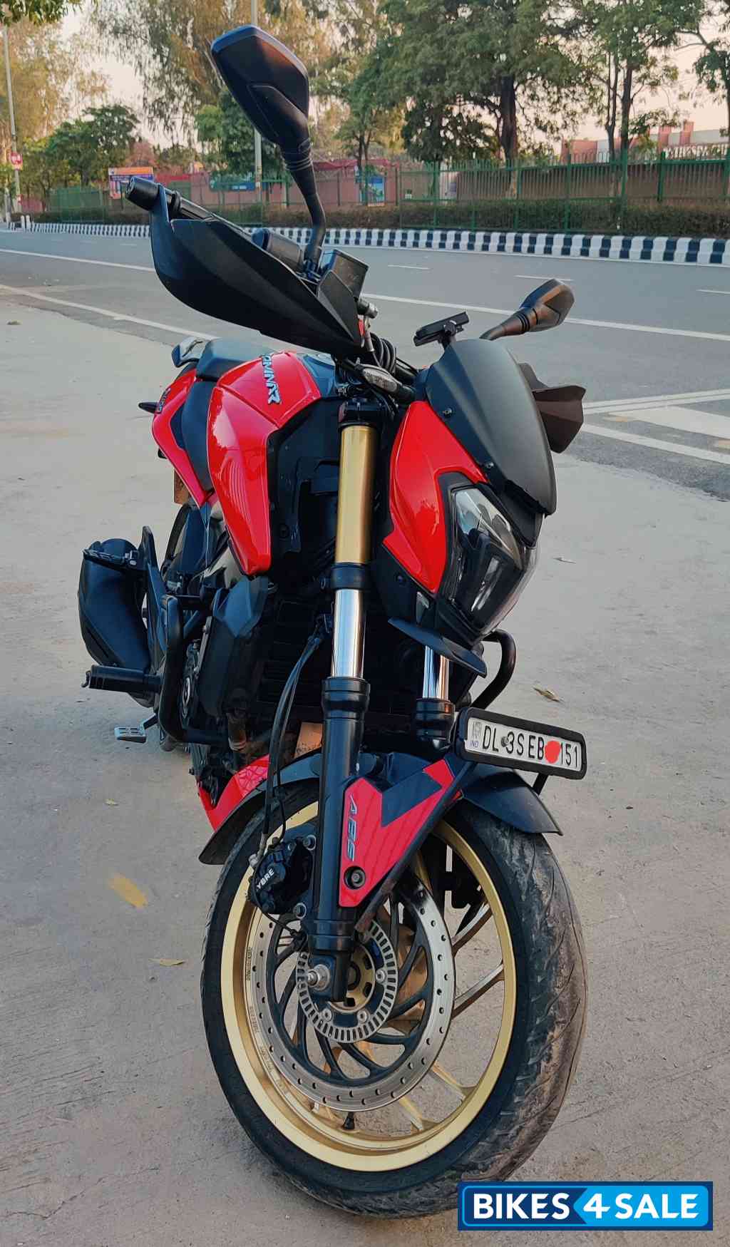 Bajaj Dominar 400 Disc