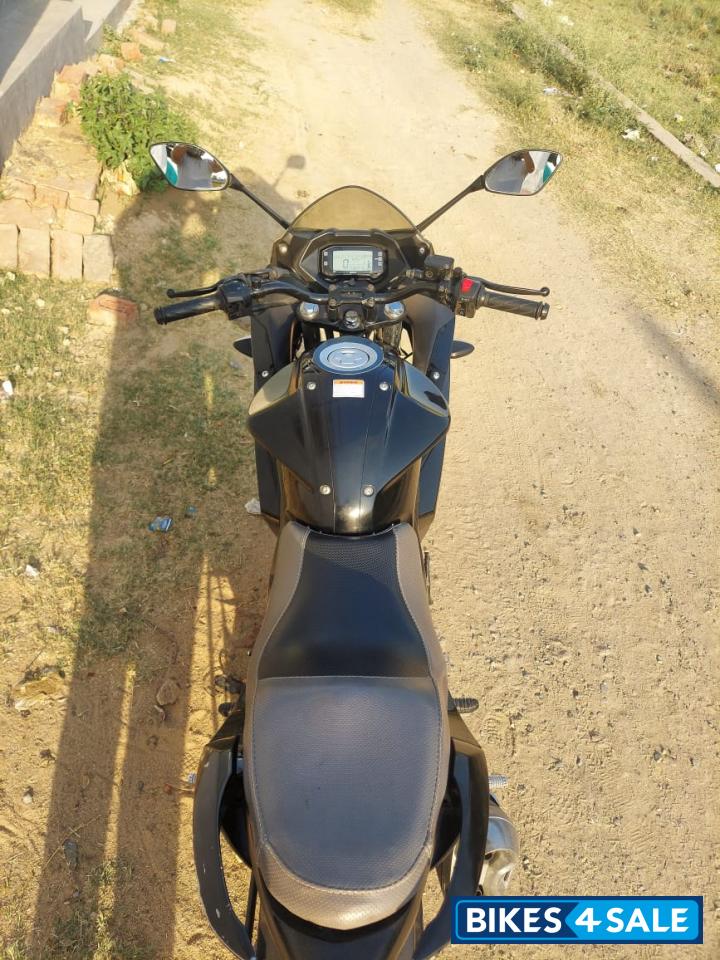 Black Suzuki Gixxer 150