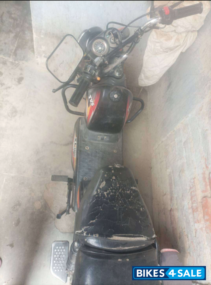 Black TVS XL100 Heavy Duty i-TOUCHstart BS6 Black TVS XL100 Heavy Duty i-TOUCHstart BS6