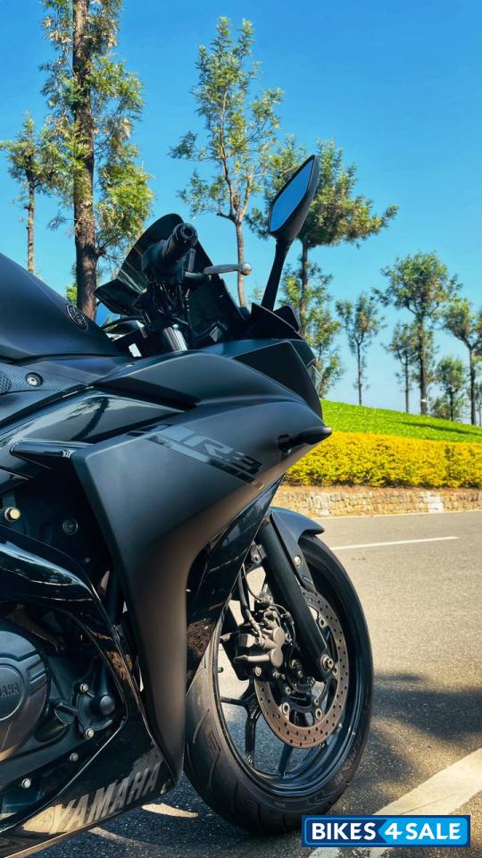 Matte Black Yamaha YZF R3