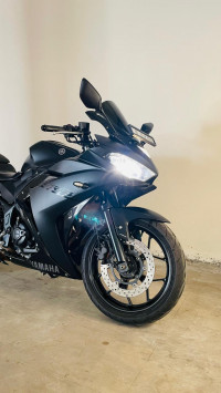 Matte Black Yamaha YZF R3