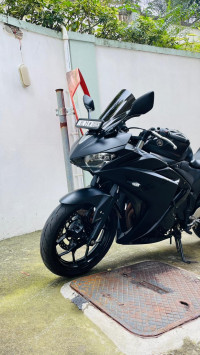 Matte Black Yamaha YZF R3