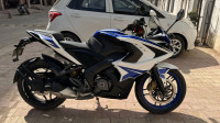 Bajaj Pulsar RS 200 ABS