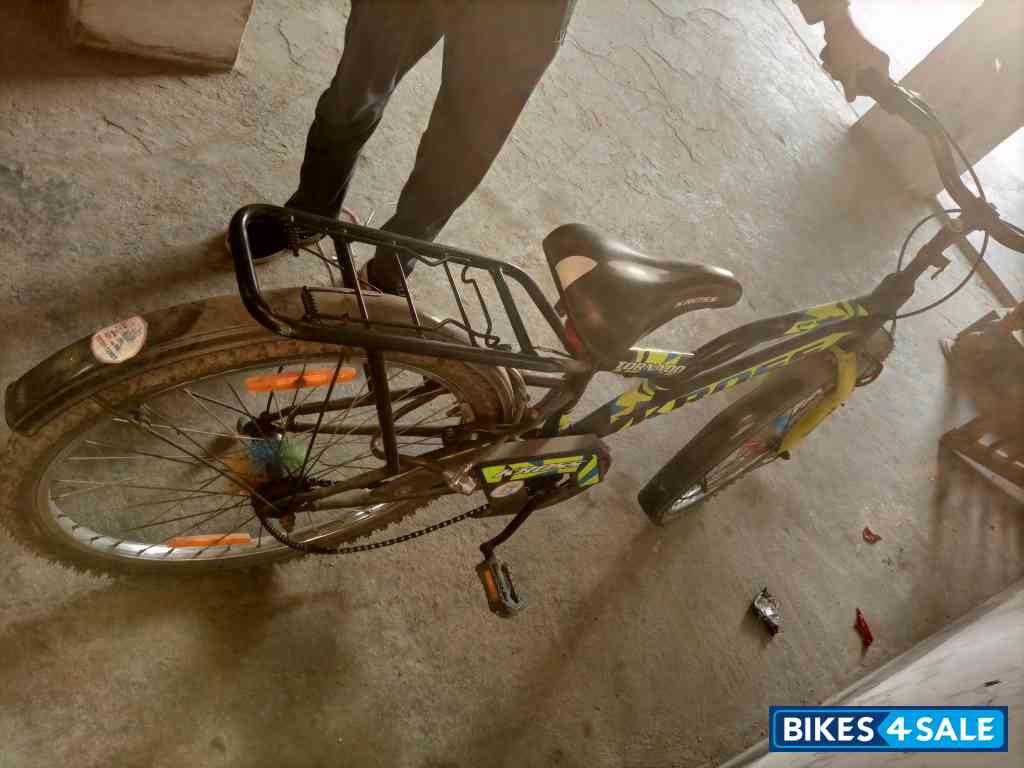 Green And Black Bicycle Kross