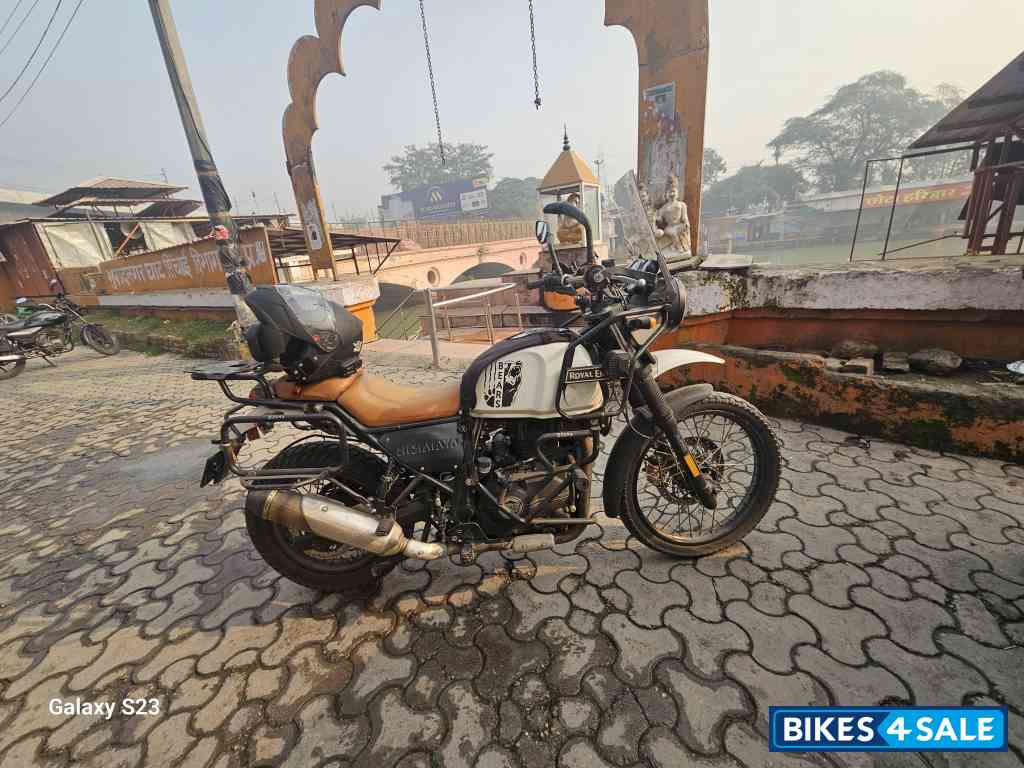 Snow White Royal Enfield Himalayan