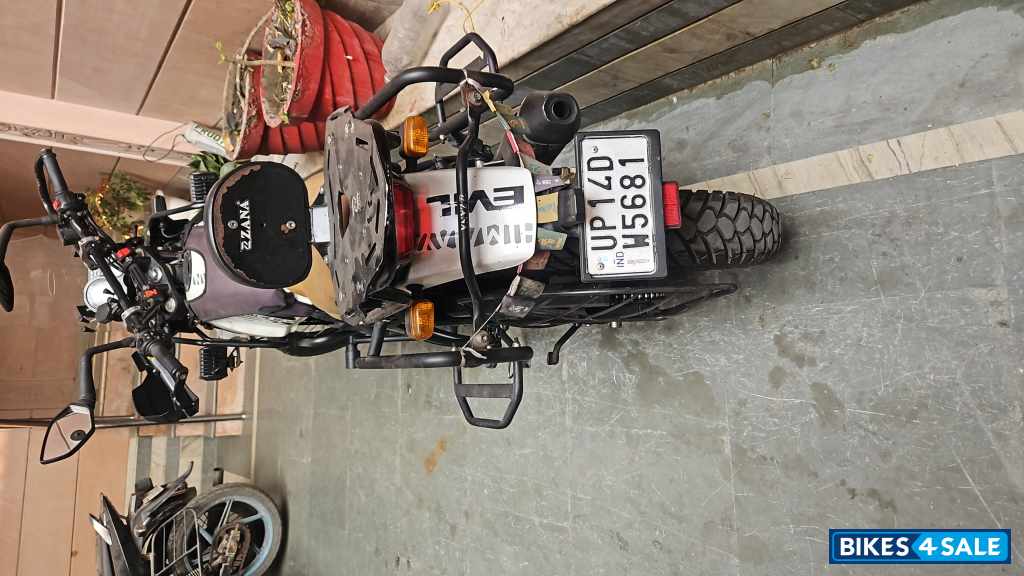 Snow White Royal Enfield Himalayan