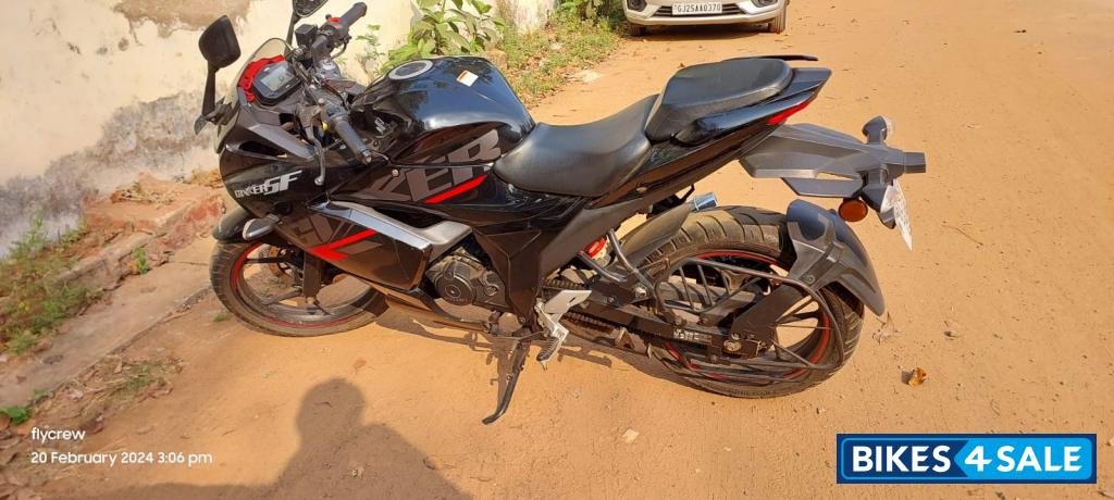 Suzuki Gixxer SF Fi