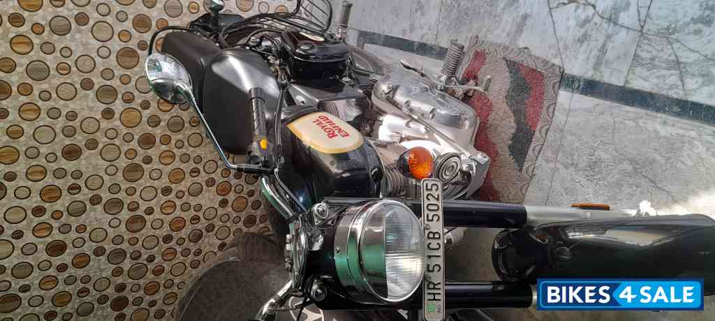 Black Royal Enfield Classic 350 Dual Channel BS6