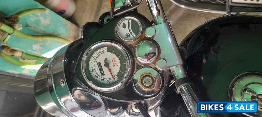 Black Royal Enfield Classic 350 Dual Channel BS6