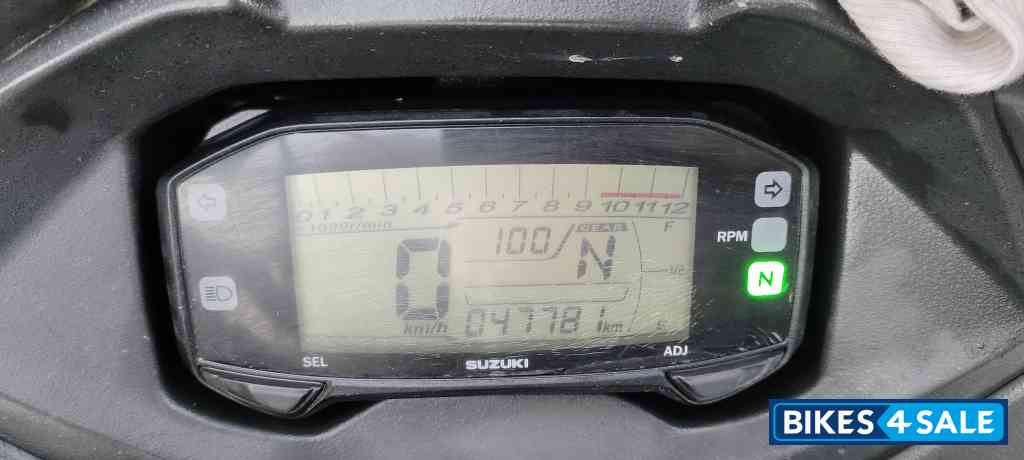 Black Suzuki Gixxer SF