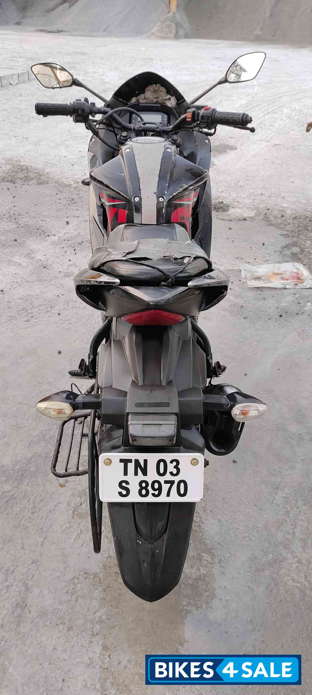 Black Suzuki Gixxer SF